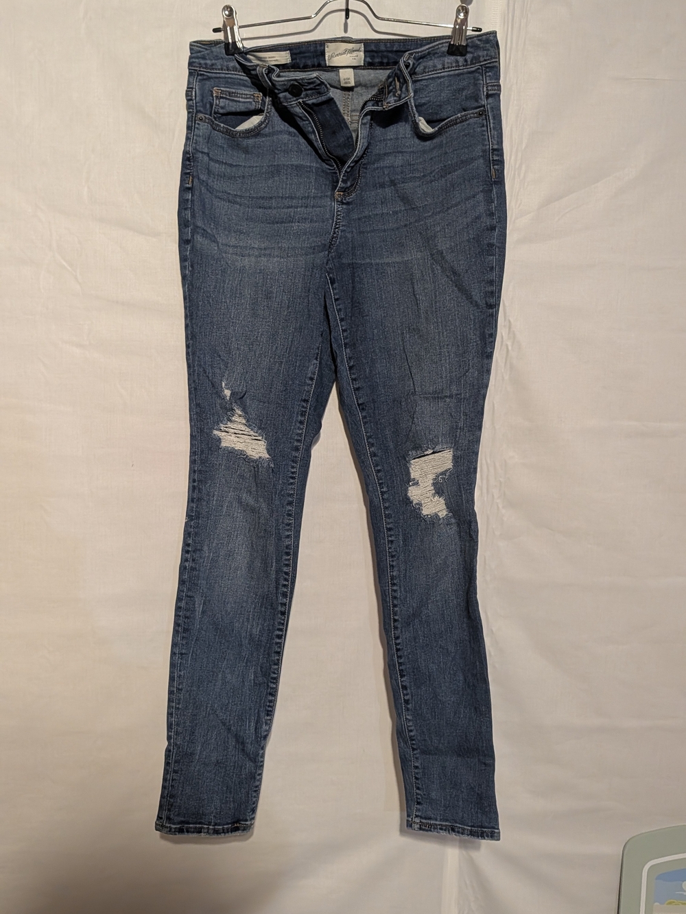 Universal Thread Dark Blue Distressed Skinny Jeans